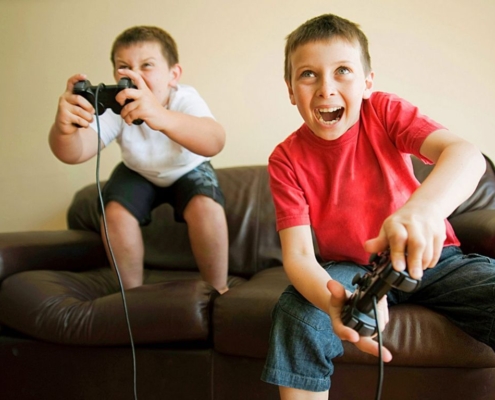 ¿Videojuegos vuelven violentos a los niños?